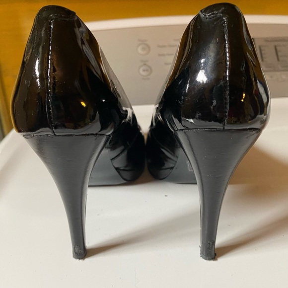 Shiny heels - Picture 4 of 5